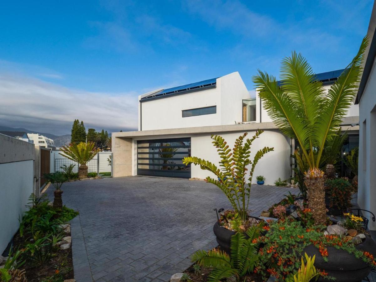 Boutique Ocean Views - Incorporating Wendy'S Hotel Hermanus Kültér fotó